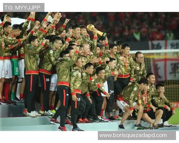 热议足球：广州足球队的状态变革